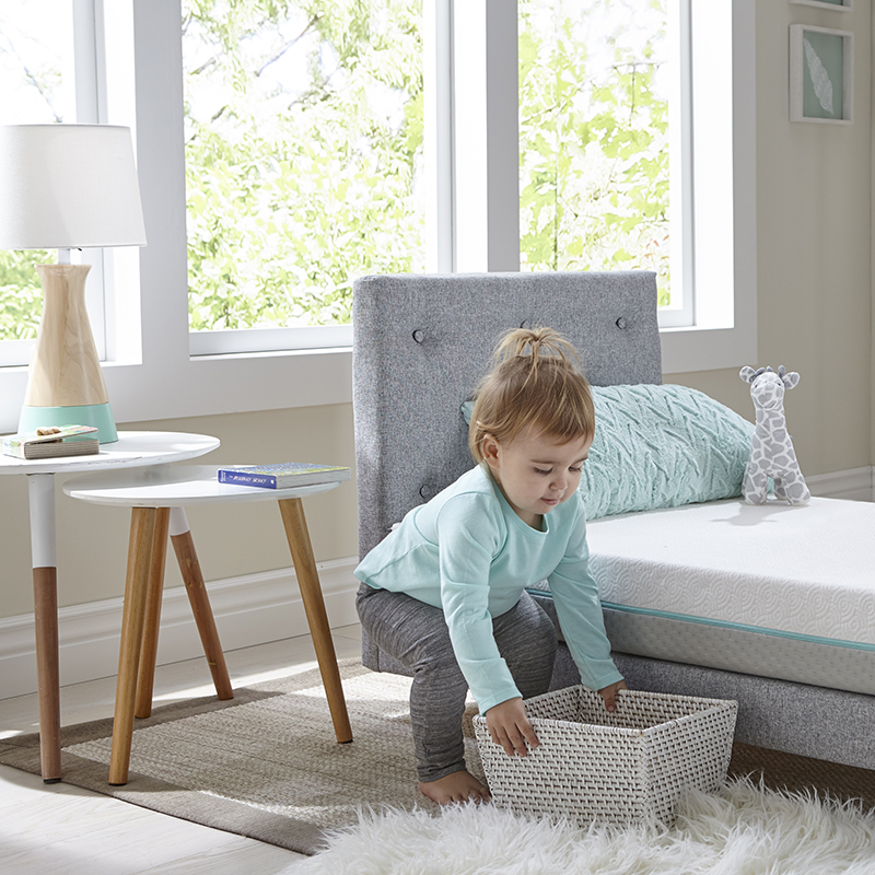 Tempurpedic Dream toddler mattress room